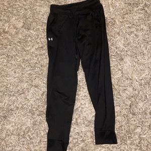 black under armour joggers